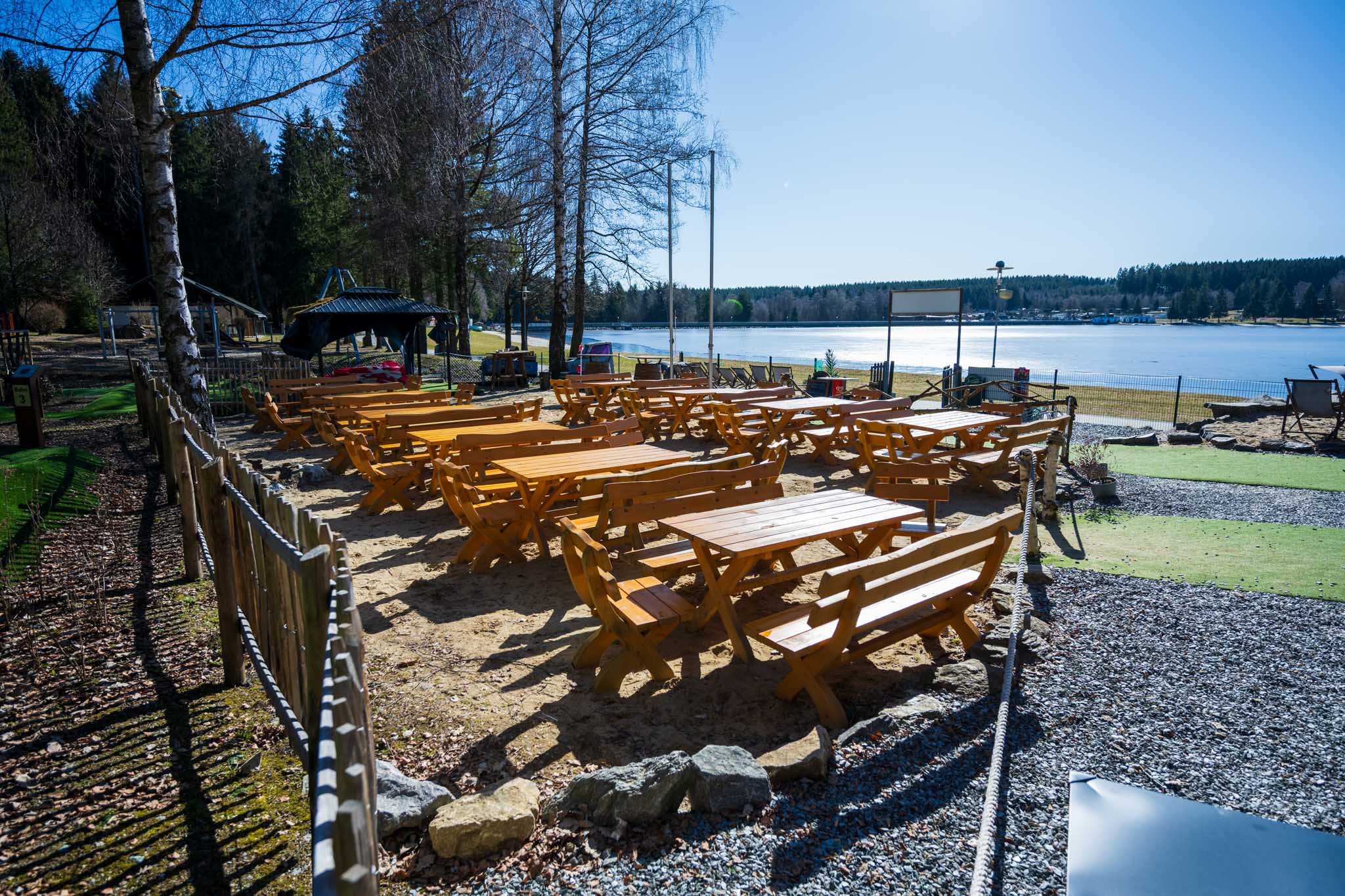 Au&szlig;enbereich der Eh-Dorfer Beachbar als Eventfl&auml;che.