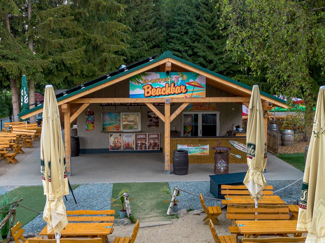 Gastronomiebereich der Eh-Dorfer Beachbar.